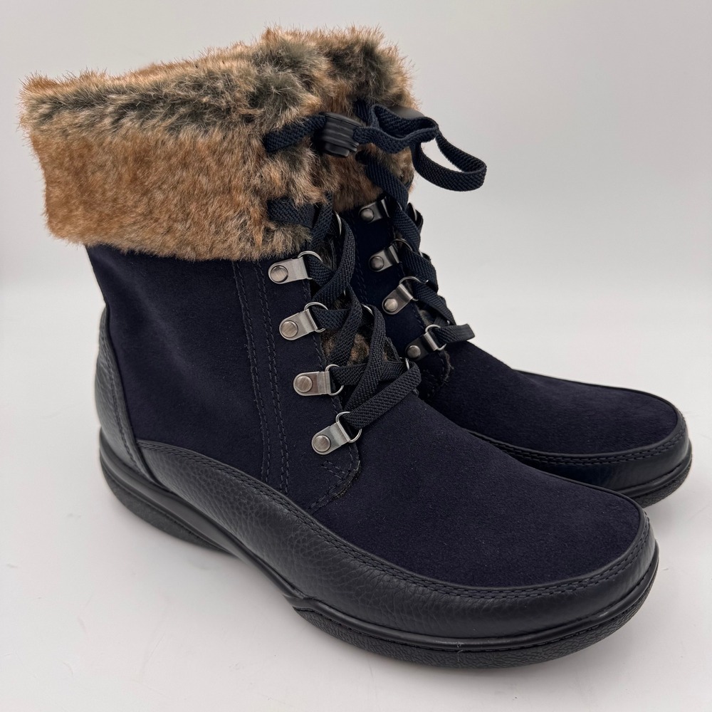 NWOB Clarks Kearns Ramsey Navy Suede Faux Fur Lined Winter Boots Womens 9.5 M